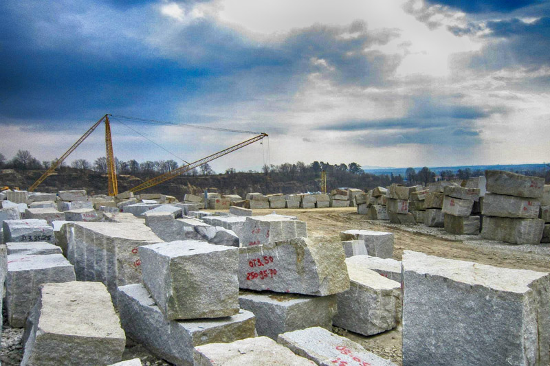 Budowlany blok granitowy