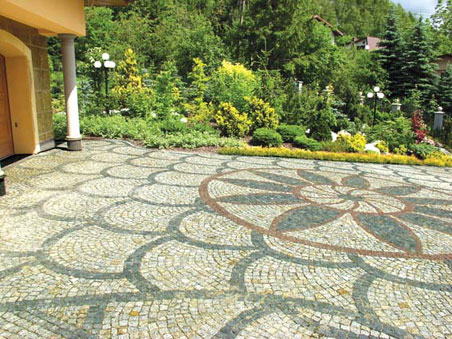 Ułożona kostka granitowa